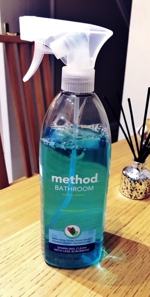 https://www.safehouseholdcleaning.com/wp-content/uploads/2018/11/method-bathroom-bottle.jpg